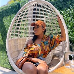 Meet your Posher, Elexis